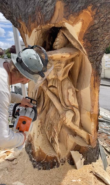 Un sculpteur sur bois à Triel